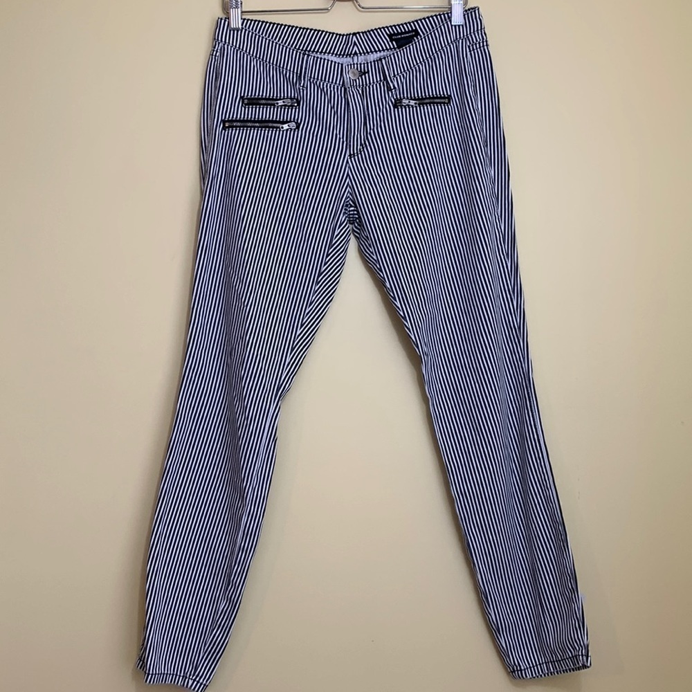Club Monaco | Tia Pantaloon White Base Black Striped Moto Zipper Pants 6